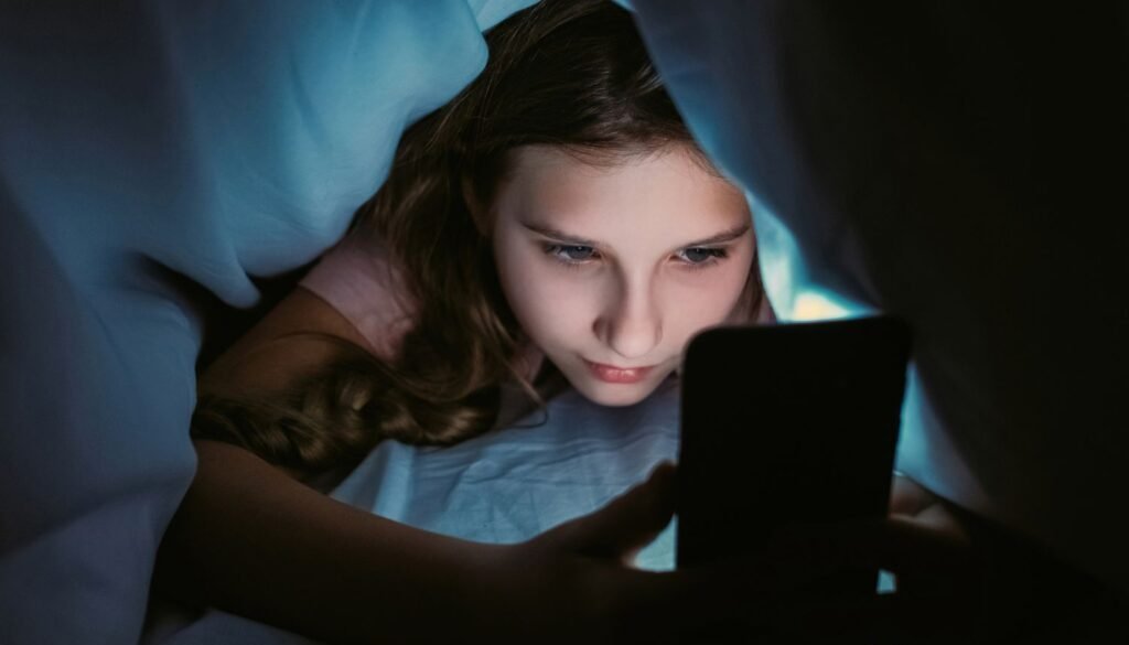 Our therapist in Dubai guide you in overcoming screen time addiction